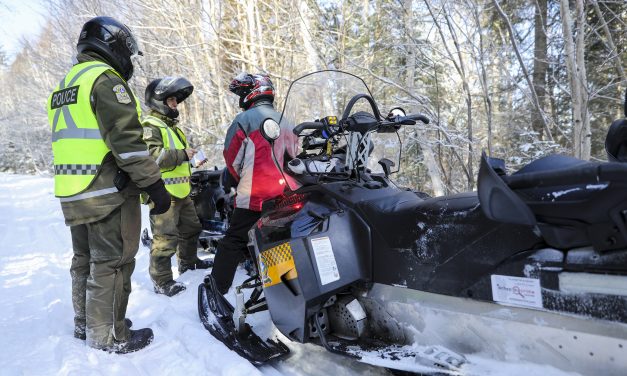 Amende de 799 $ pour un motoneigiste à Danville