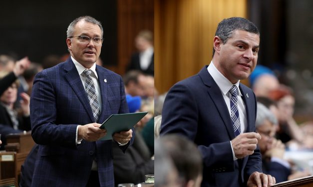 Deux députés pressent Ottawa d’aider les médias locaux