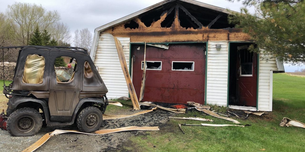 Un garage résidentiel a subi des dommages importants à Val-Joli