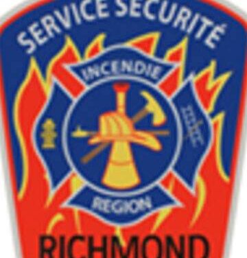 Deux sorties pour le Service incendie de la région de Richmond. Un autobus est une perte totale.