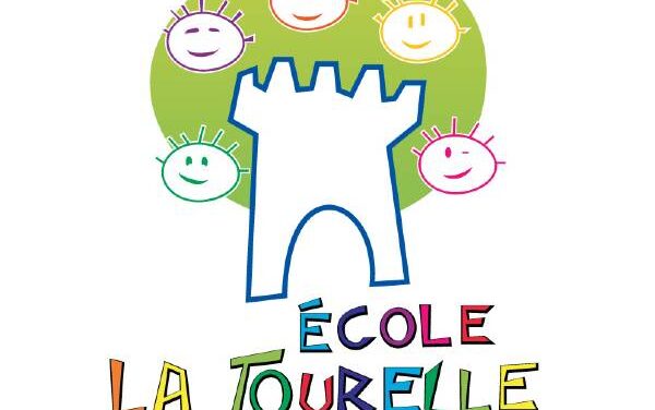 Des élèves du primaire reprenne le vidéoclip « Sur mon épaule »