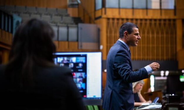 Le député Alain Rayes et ses collègues de la Chambre des Communes bannis du territoire russe