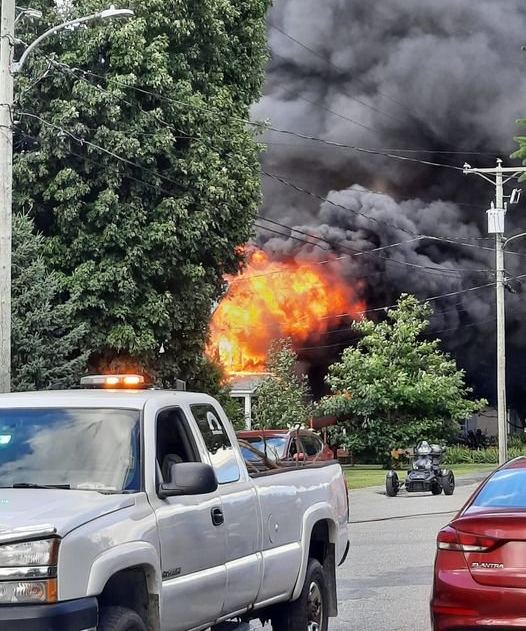 La cause de l’incendie qui a détruit deux résidences à Val-des-Sources se confirme