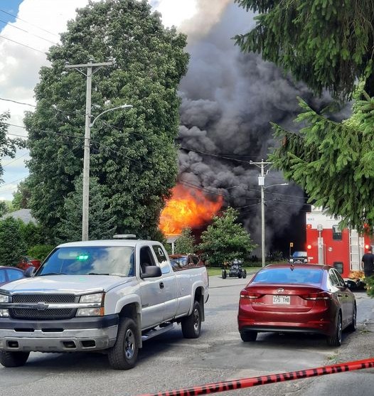 Explosion et incendie à Val-des-Sources: un rapport indique que la Ville a porté atteinte à la sécurité et à la santé des citoyens