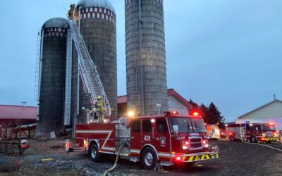 Intervention des pompiers dans un bâtiment de ferme à Val-Joli