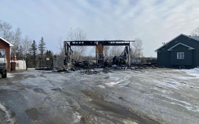 Un garage détruit par les flammes à Val-Joli