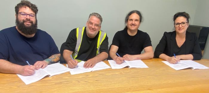 Saint-François-Xavier-de-Brompton et ses employés signent une nouvelle convention collective