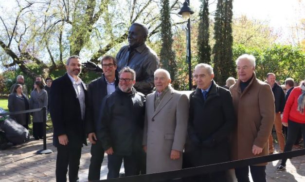 Des statues de bronze pour Laurent et Alain Lemaire à Kingsey Falls