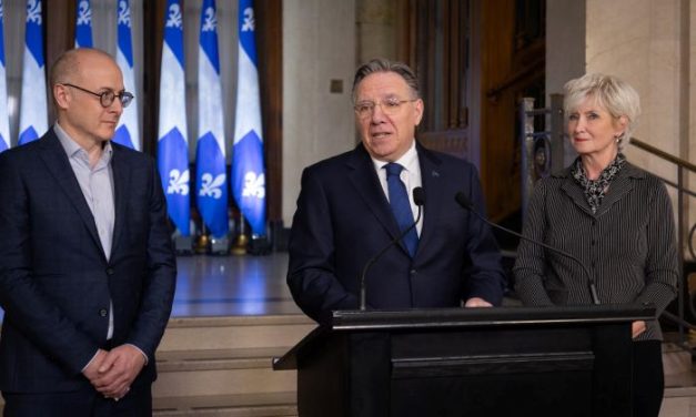 Réactions à la démission du premier ministre François Legault