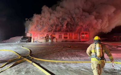 La SQ enquête sur l&rsquo;incendie d&rsquo;un bâtiment commercial à Windsor
