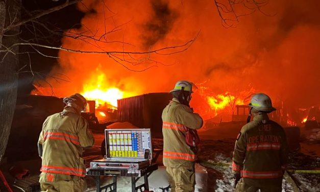 Des canards ont péri dans l&rsquo;incendie d&rsquo;un bâtiment agricole à Val-Joli